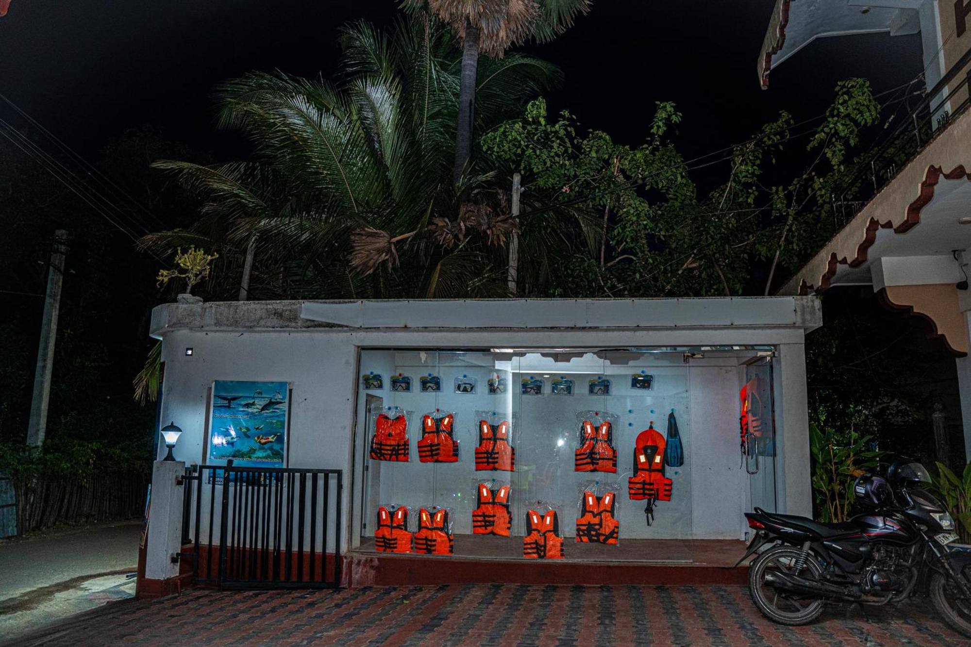 Theevanni Resort Trincomalee Exterior photo