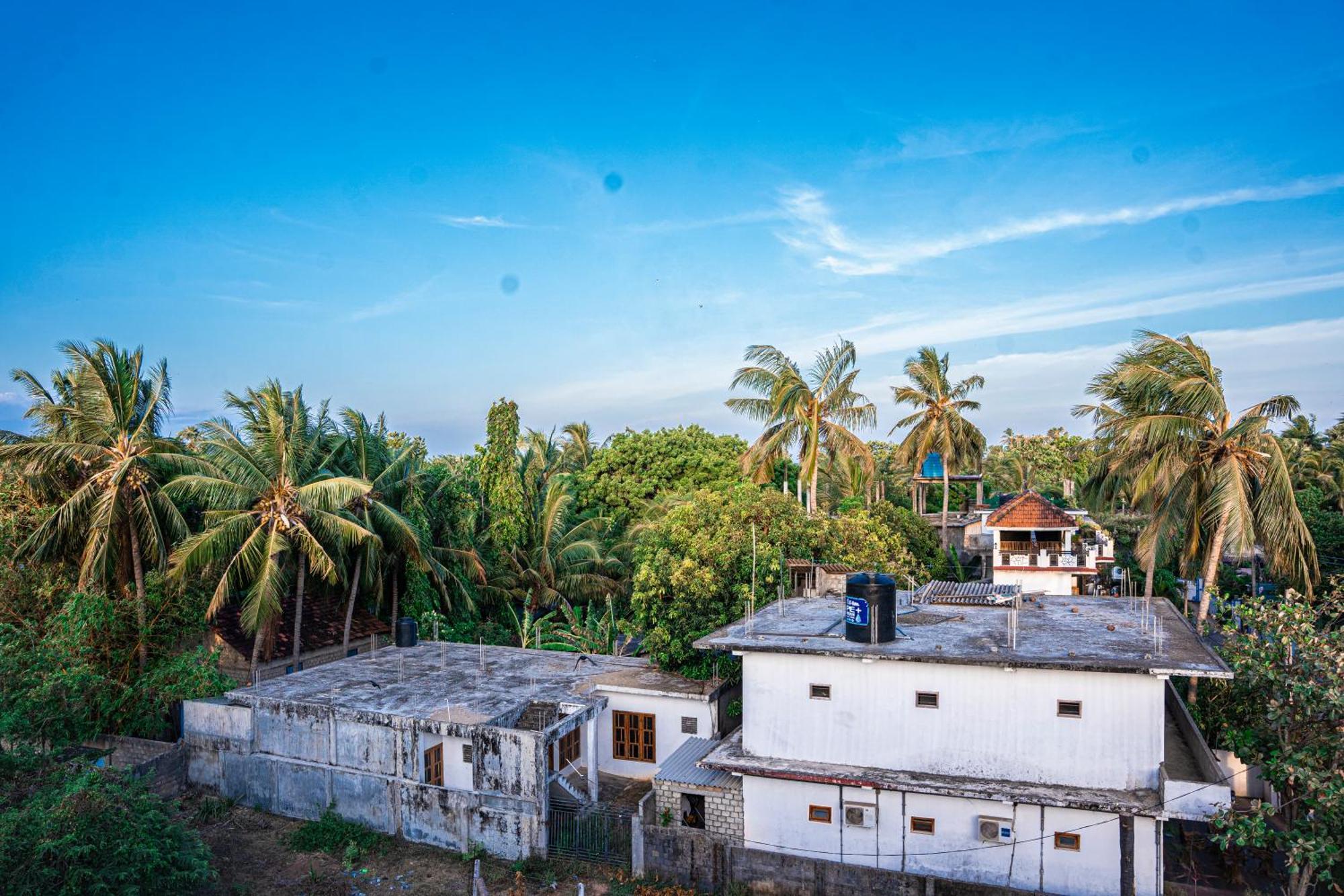 Theevanni Resort Trincomalee Exterior photo