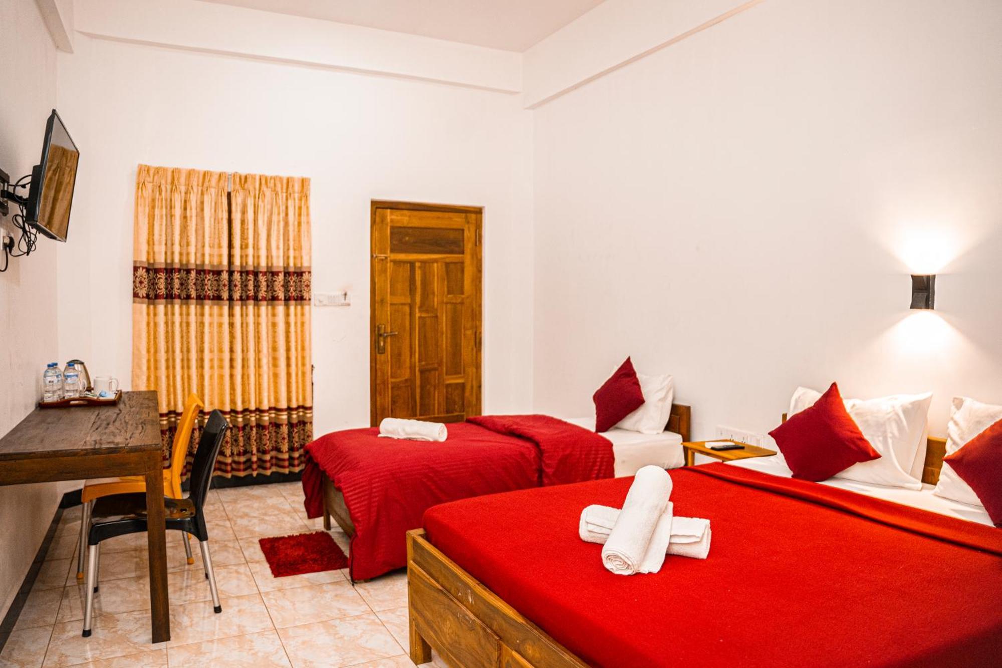 Theevanni Resort Trincomalee Exterior photo